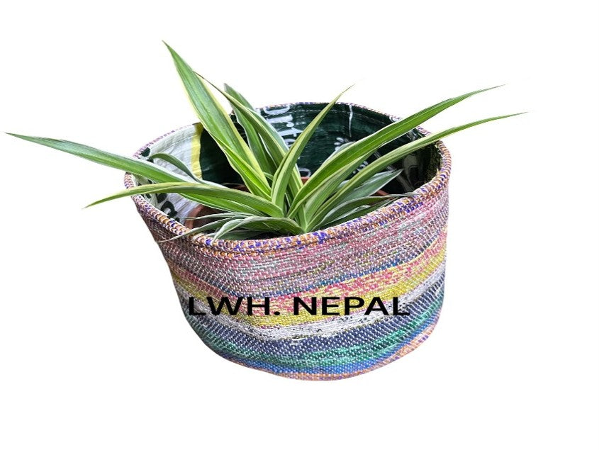 2UF24 PLANT POT SMALL